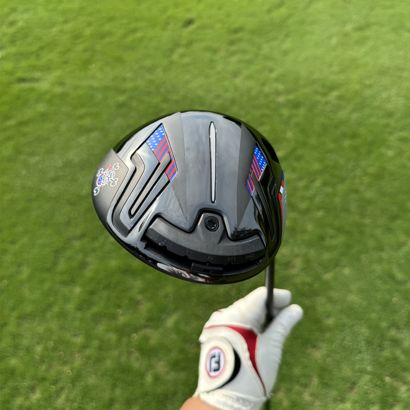 Customized  Right Handed Drive - Driver Golf Titanium บทวิจารณ์และราคา